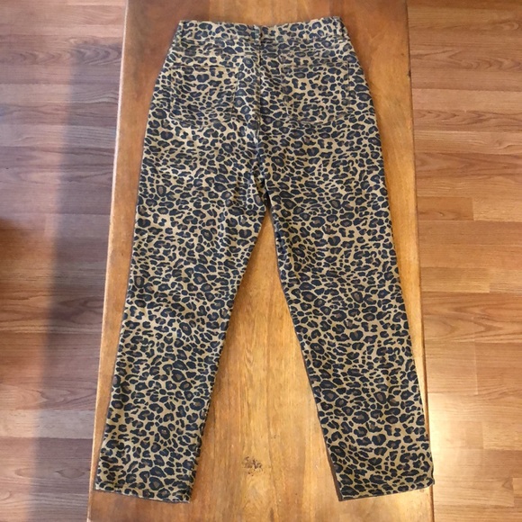 Leopard Straight Leg Jeans Size 8 Time and Tru - Picture 4 of 9